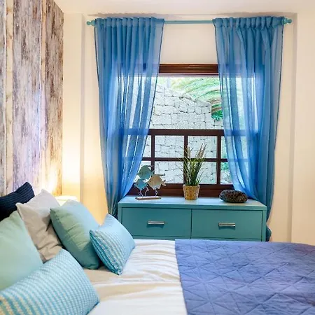 Forest Flat - Big Heated Pool, Terrace, Tv Channels Apartmán