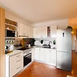 Forest Flat - Big Heated Pool, Terrace, Tv Channels Apartamento